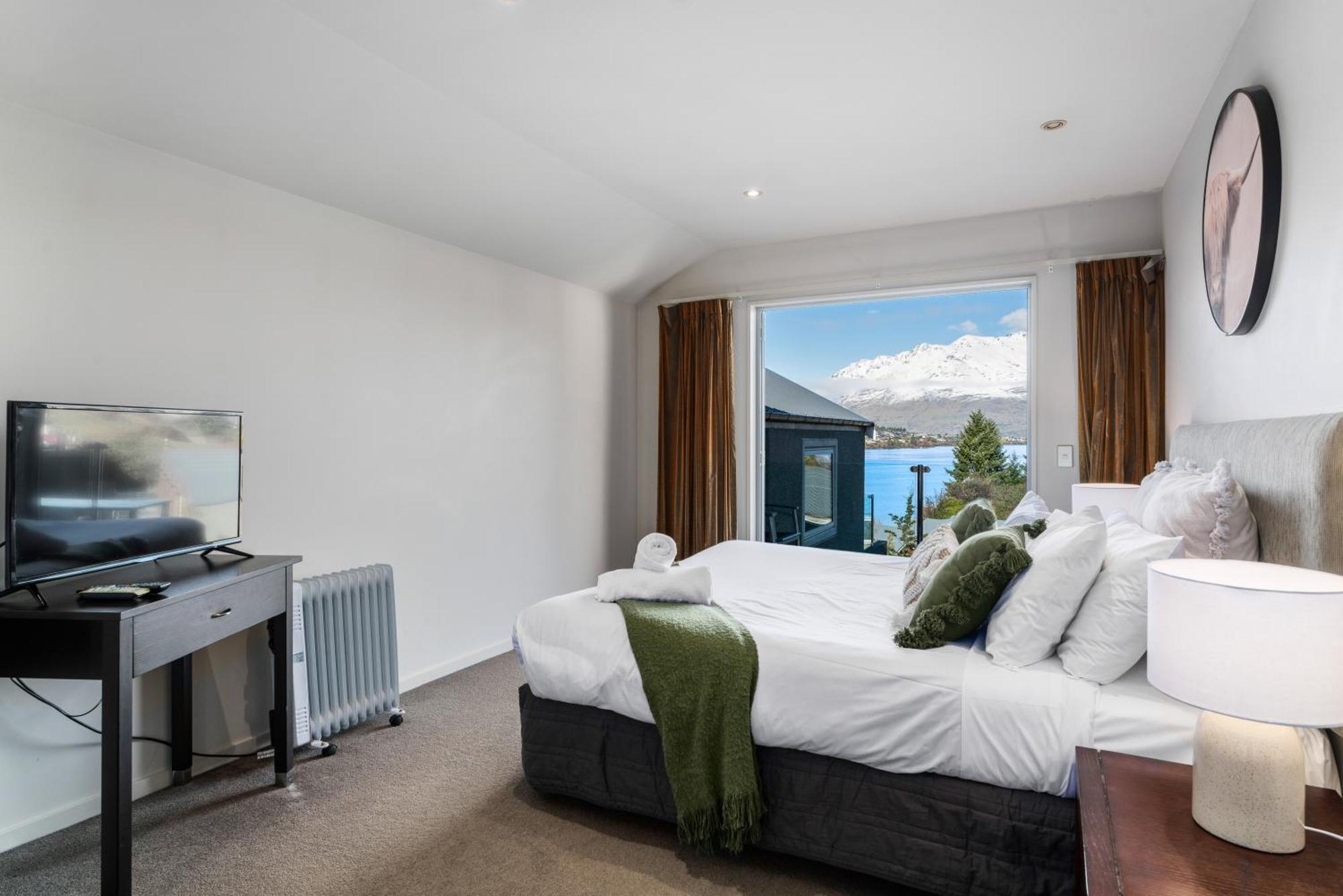 Lakefront Living - 4 Bedrm Apartment Alpine Vilage Queenstown Kültér fotó