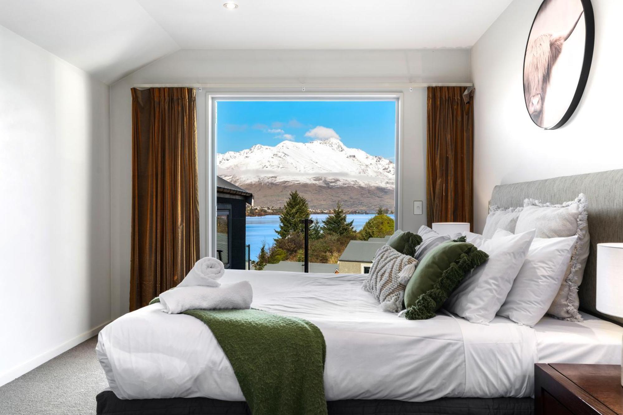 Lakefront Living - 4 Bedrm Apartment Alpine Vilage Queenstown Kültér fotó