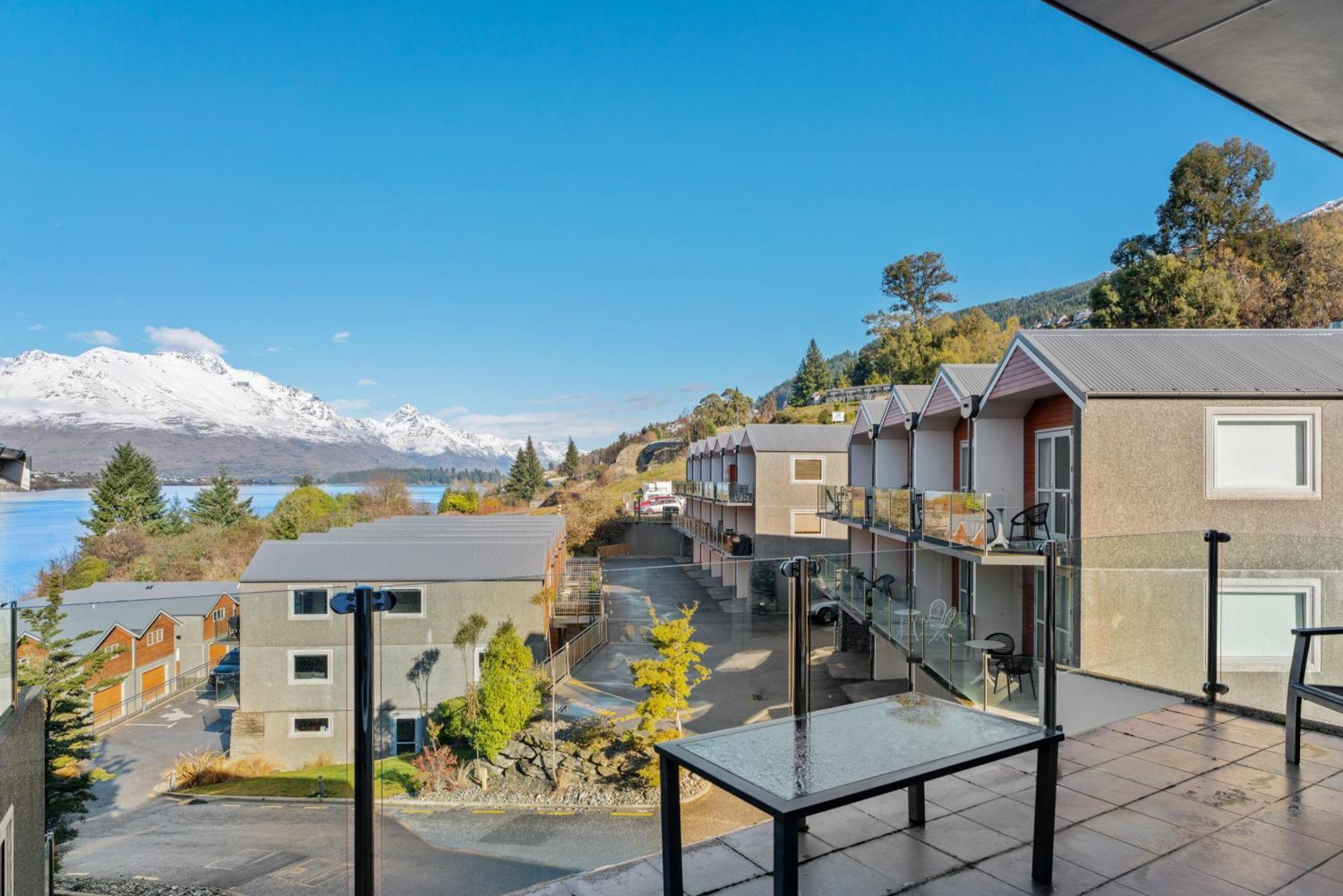 Lakefront Living - 4 Bedrm Apartment Alpine Vilage Queenstown Kültér fotó