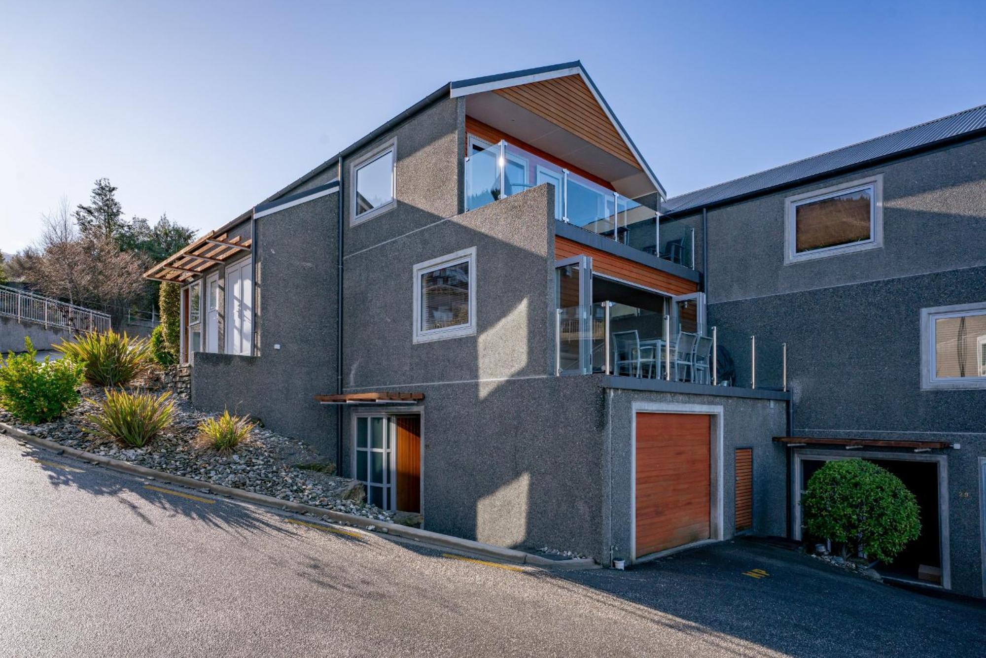 Lakefront Living - 4 Bedrm Apartment Alpine Vilage Queenstown Kültér fotó